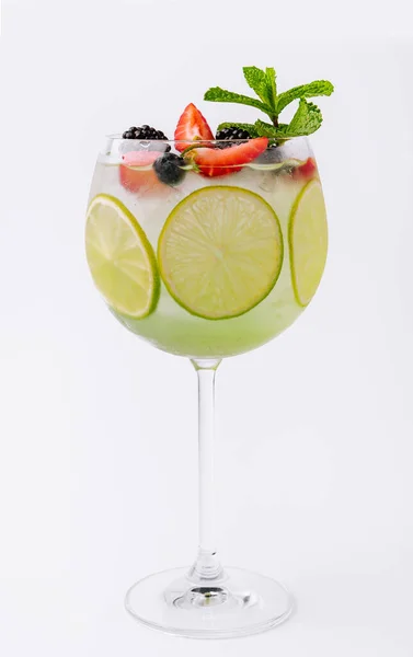 Drink Berries Lime Slices Mint Wine Glass — Stock Photo, Image
