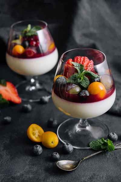 Dessert Creamy Panna Cotta Cherry Sauce Fresh Berries — Stock Photo, Image