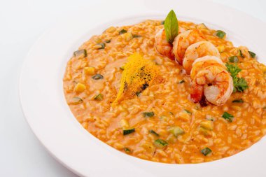 Karides çorbası, karides çorbası ve mısır.