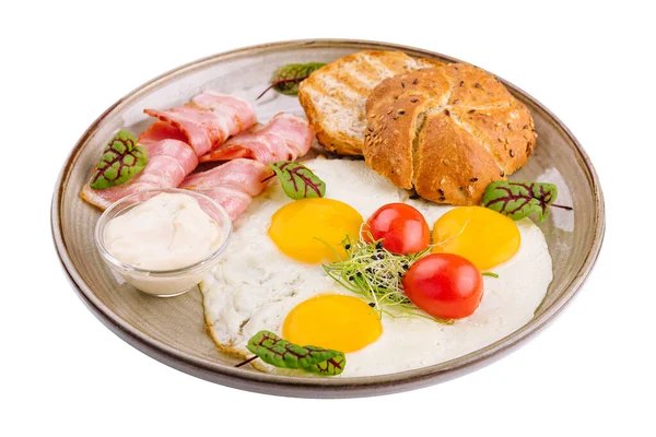 Plate Breakfast Fried Eggs Bacon Toasts Isolated White — Foto de Stock