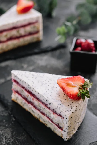 Piece Strawberry Cheesecake Black Board — 스톡 사진