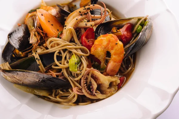 Seafood Pasta Spaghetti Prawns Squis Mussel Tomatoes — Foto de Stock