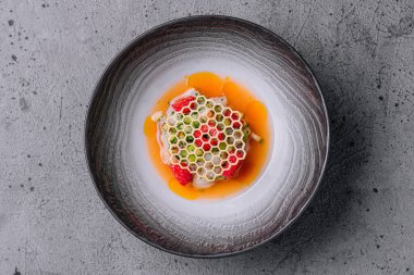 Ahududu ve kiviyle nefis karides ceviche.