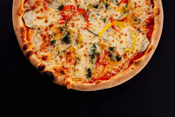 Włoska Pizza Wegetariańska Czarnym Tle — Zdjęcie stockowe