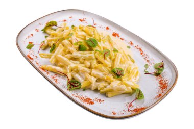 Gorgonzola soslu kepekli makarna.