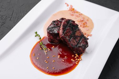 restoranda lezzetli ızgara fileto mignon