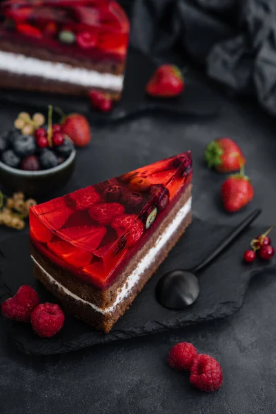 베리와 젤리가 케이크 — 스톡 사진
