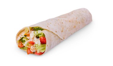 Beyaz arka planda tavuklu shawarma.