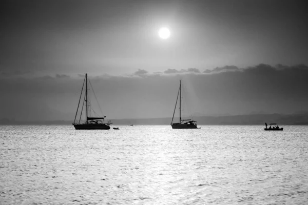 Two Boats Boat Middle Sea Sun Background Black White — Stock fotografie