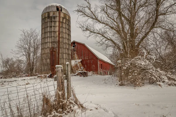 Abandoned Barn Snowy Winter Morning — Zdjęcie stockowe