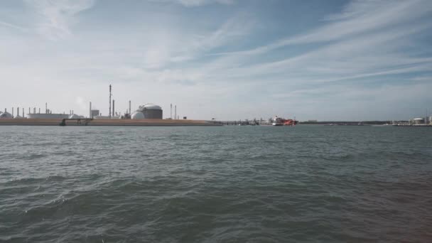 Πετροχημική Βιομηχανία Ολλανδικό Κανάλι Westerschelde Αντίγραφο Χώρο Υψηλής Ποιότητας Πλάνα — Αρχείο Βίντεο