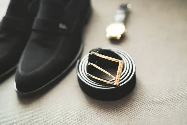 Moda ayakkabıları ve aksesuarlar.