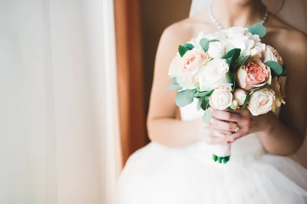 Novia Celebración Grande Hermoso Ramo Bodas Con Flores — Foto de Stock