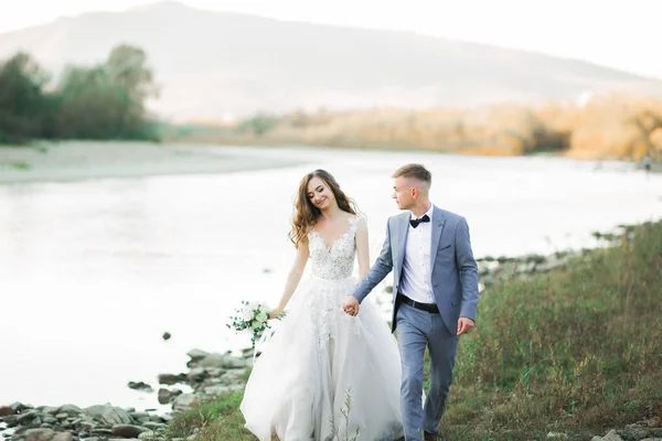 Wedding Couple Holding Hands Groom Bride Together Wedding Day — Stock Photo, Image