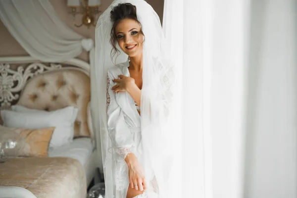 Ritratto Bella Sposa Con Velo Moda Mattino Nozze — Foto Stock