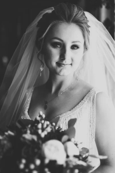 Düğün Sabahı Peçeli Güzel Bir Gelin Portresi — Stok fotoğraf