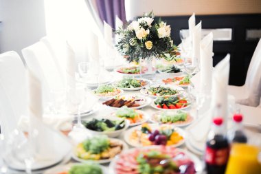 Lezzetli düğün resepsiyonu, tatlı masası..