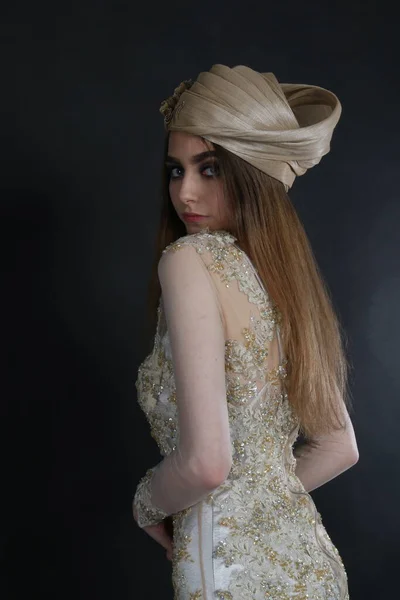 Beautiful Elegant Female Wearing Vintage Inspired Beaded Dress Beautiful Head — Stok fotoğraf