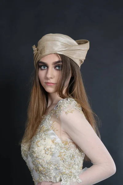 Beautiful Elegant Female Wearing Vintage Inspired Beaded Dress Beautiful Head — Stock Photo, Image