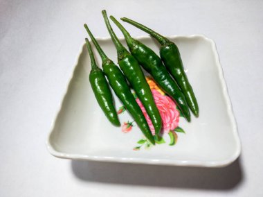 Tabakta taze biber var. 