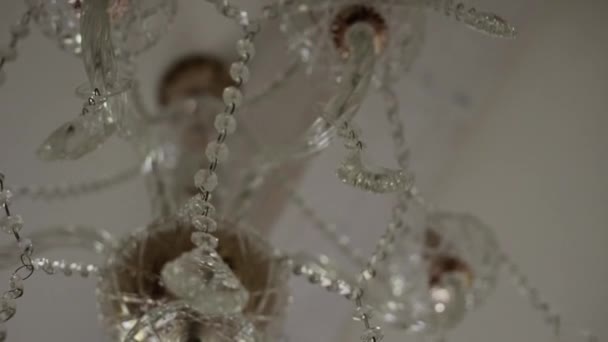 Lámpara Araña Cristal Techo Habitación Hermosa Con Cristales — Vídeos de Stock