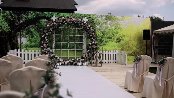 Green Flower Arch Chairs Wedding Ceremony — Vídeo de Stock