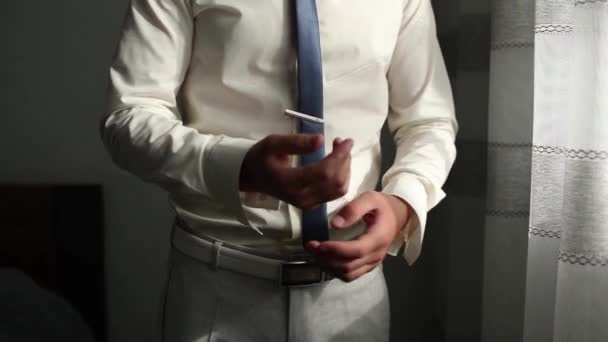 Man Suit Buttoning His Shirt Sleeve — Vídeo de Stock