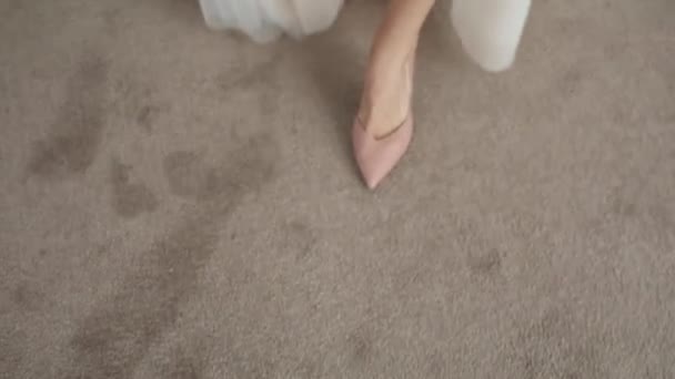 Nogi Panny Młodej Butach Sukni Ślubnej — Wideo stockowe