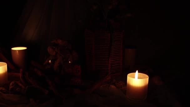Krásné Svíčky Večer Stole Restauraci — Stock video
