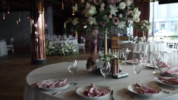 Bellissimo Arredamento Nuziale Nel Ristorante — Video Stock