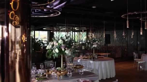 Dekor Für Ein Hochzeitsbankett Restaurant — Stockvideo