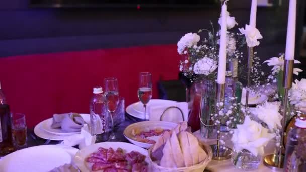 Comida Bebidas Com Decoração Restaurante Férias — Vídeo de Stock