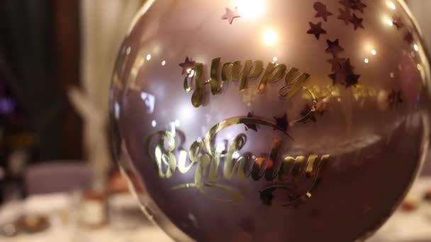 喜庆的充气气球快乐的生日餐厅装饰 — 图库视频影像