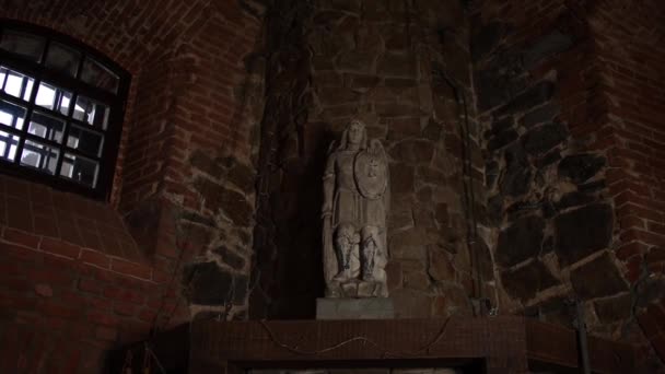 Statua Pietra Nella Casa Sopra Camino — Video Stock