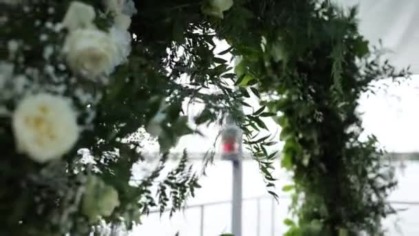 Mooie Boog Voor Bruiloft Ceremonie Close — Stockvideo