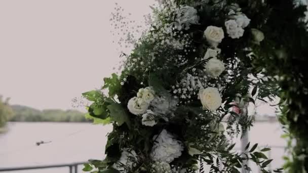 Mooie Boog Voor Bruiloft Ceremonie Close — Stockvideo