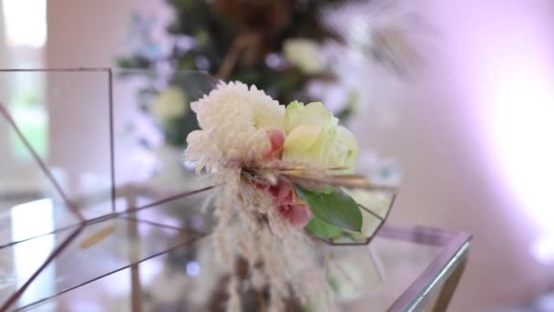 Doboz Gratulálni Esküvő Dekoráció Virágok — Stock videók
