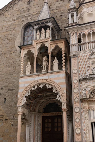 Talyan Bergamo Sunda Güzel Mimarisi Olan Antik Bir Bina — Stok fotoğraf