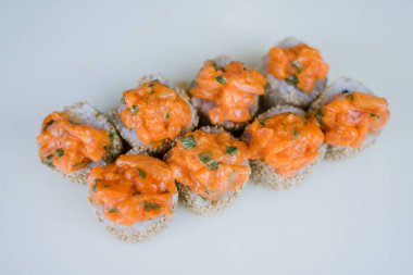 Susamlı ve pirinçli bir Japon dürümü.