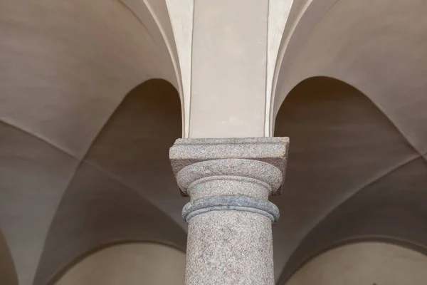Арка Колонами Старому Історичному Будинку Європейської Архітектури — стокове фото