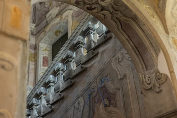 Старинная Винтажная Красивая Лестница Старинной Вилле Перилами — стоковое фото