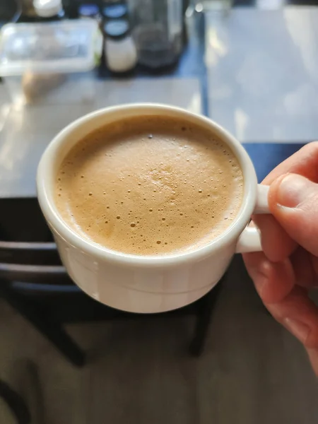 Una Tazza Caffè Espresso Mano Cucina — Foto Stock