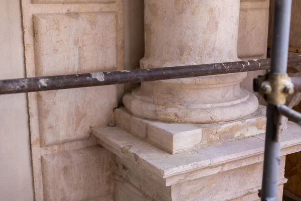 Egy Ősi Olasz Struktúra Helyreállítása Mintákkal Oszlopokkal — Stock Fotó