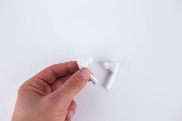 White Wireless Headphones Hand Isolated White Background — Stock Photo, Image