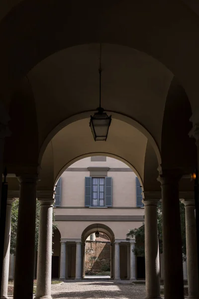 Красивая Арка Колоннами Итальянского Архитектурного Здания Туристическое Место — стоковое фото
