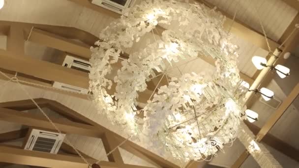 Large Beautiful Chandelier Decor Restaurant — Stockvideo