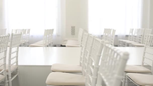White Wooden Chairs Indoor Wedding Ceremony — Stockvideo