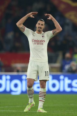 ROME, İtalya - 31.10.2021: IBRAHIMOVIC (MIL) İtalyan Serisi sırasında gol ve kutlama maçı Roma 'daki Olimpiyat stadyumunda ROMA - AC MILAN arasındaki maç.
