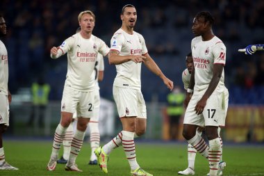 ROME, İtalya - 31.10.2021: IBRAHIMOVIC (MIL), LEAO (MIL) İtalyan Serisi A futbol karşılaşması sırasında Roma Olimpiyat Stadyumu 'nda AS ROMA - AC MILAN.