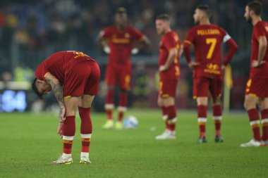 ROME, İtalya - 31.10.2021: İtalyan Serisi 'ndeki DISAPPOINTMENT ROMA PLAYERS AS ROMA VS AC MILAN ile Roma Olimpiyat Stadyumu' ndaki futbol maçı.
